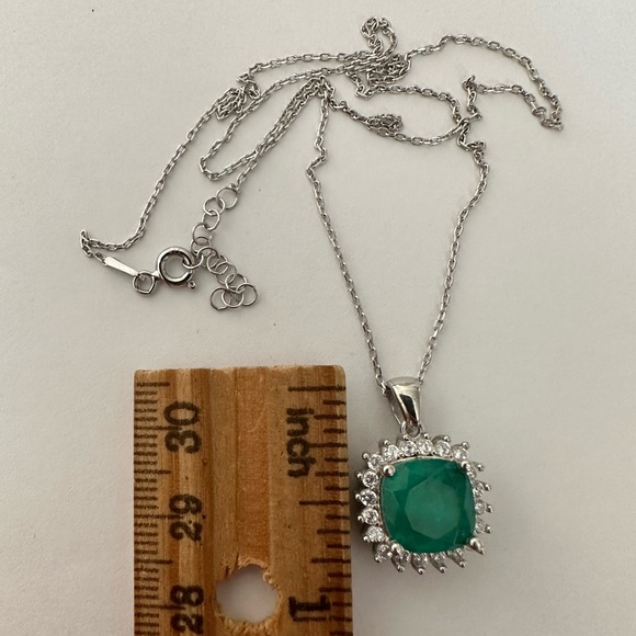 925 Silver set green and clear cz stones - Picture 3 of 9